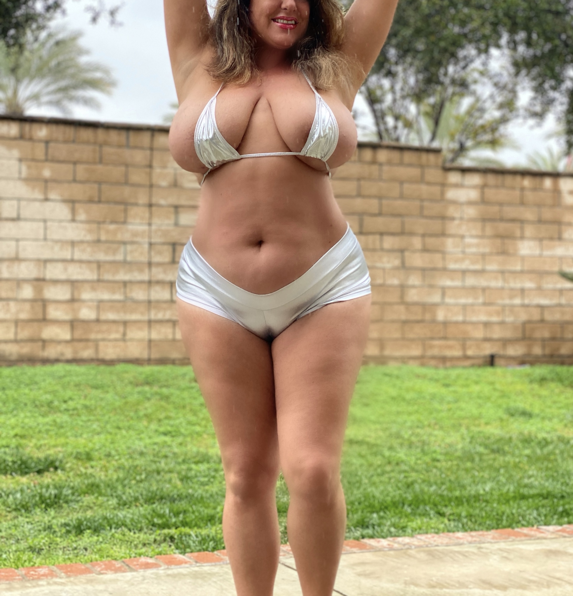Curves. but thatâ € ™ s not the only thing making me wet ðŸ`ˆðŸ’¦. 