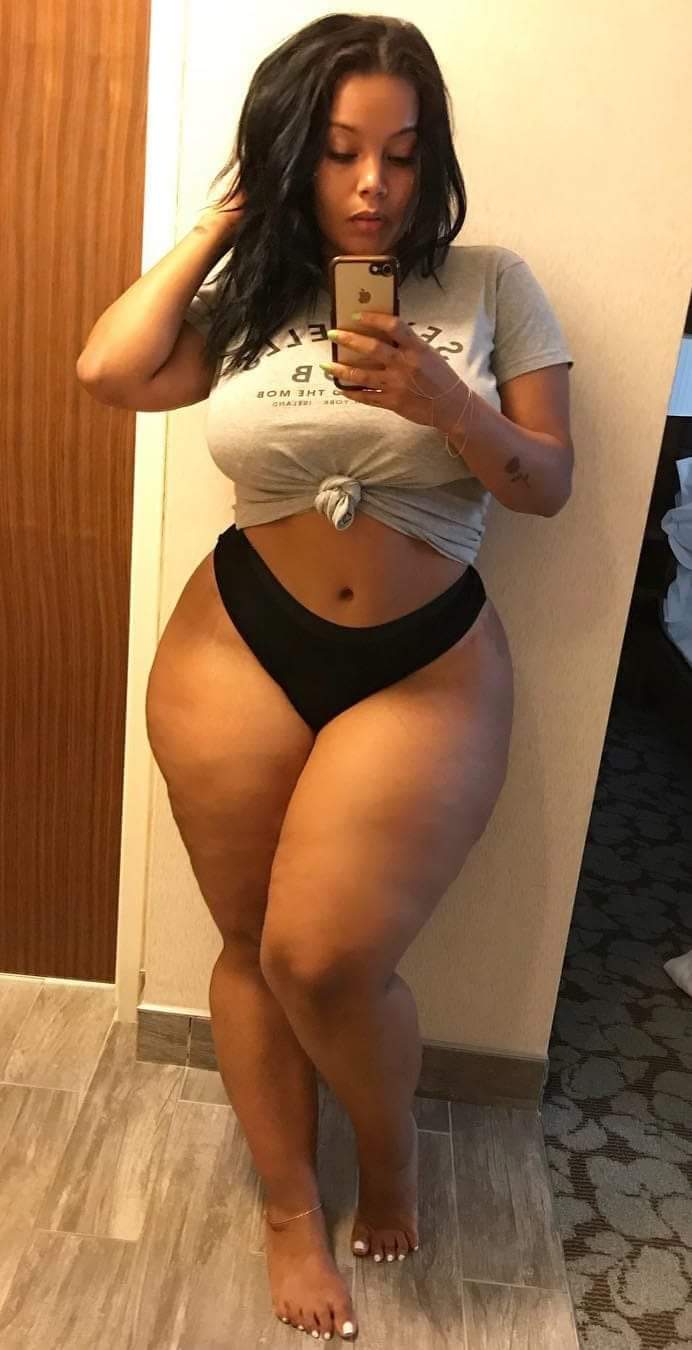 Big Booty Minx In Sexy Glasses Fucks Giant Boobs
