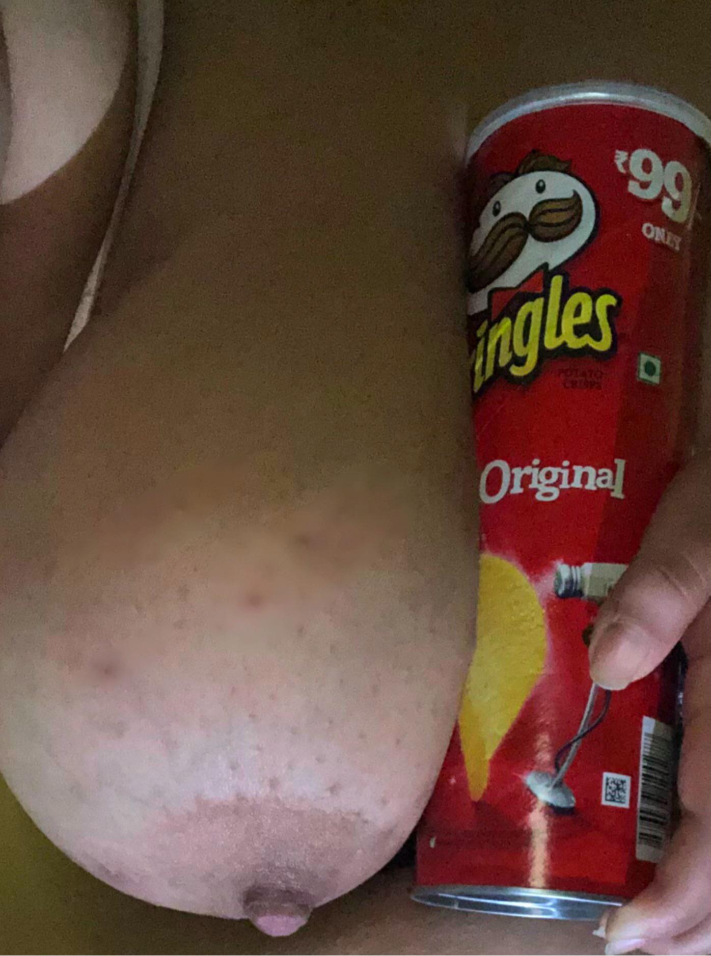 Pringles size can dick in pussy